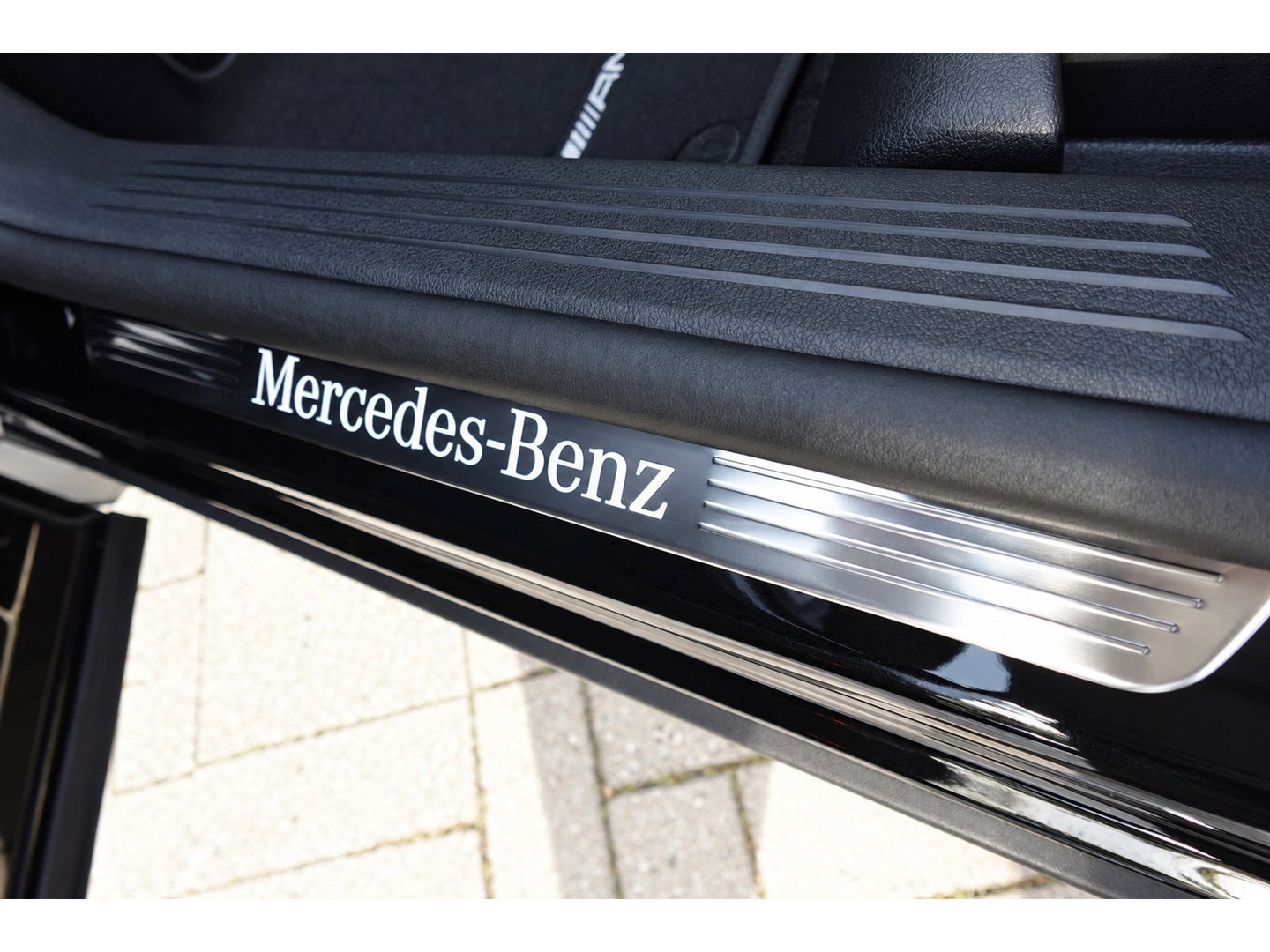 Mercedes-Benz GLA 180 AMG PANO KEYLESS HUD SFEER
