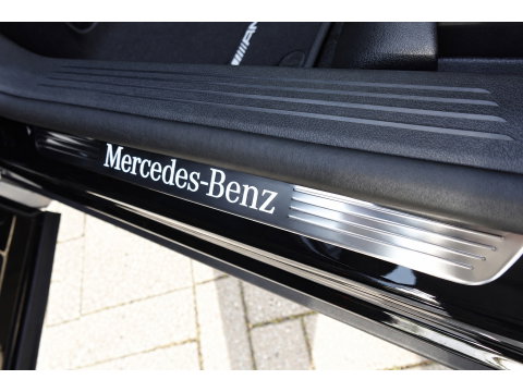 Mercedes-Benz GLA 180 AMG PANO KEYLESS HUD SFEER