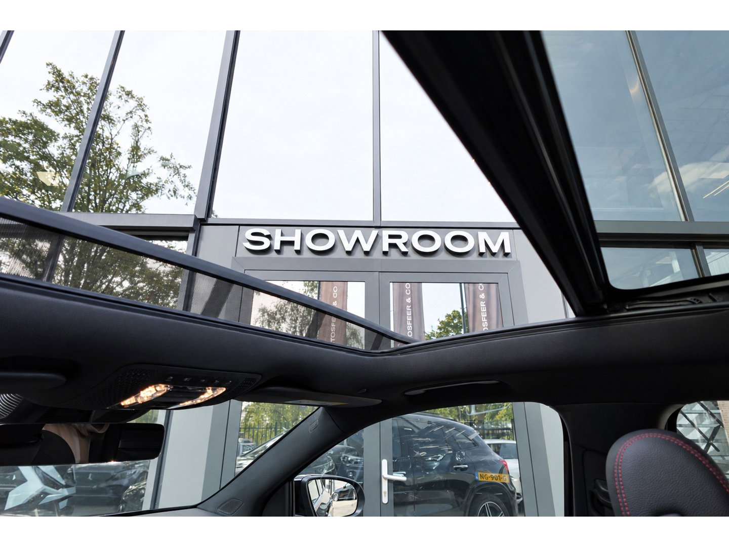 Mercedes-Benz GLA 180 AMG PANO KEYLESS HUD SFEER