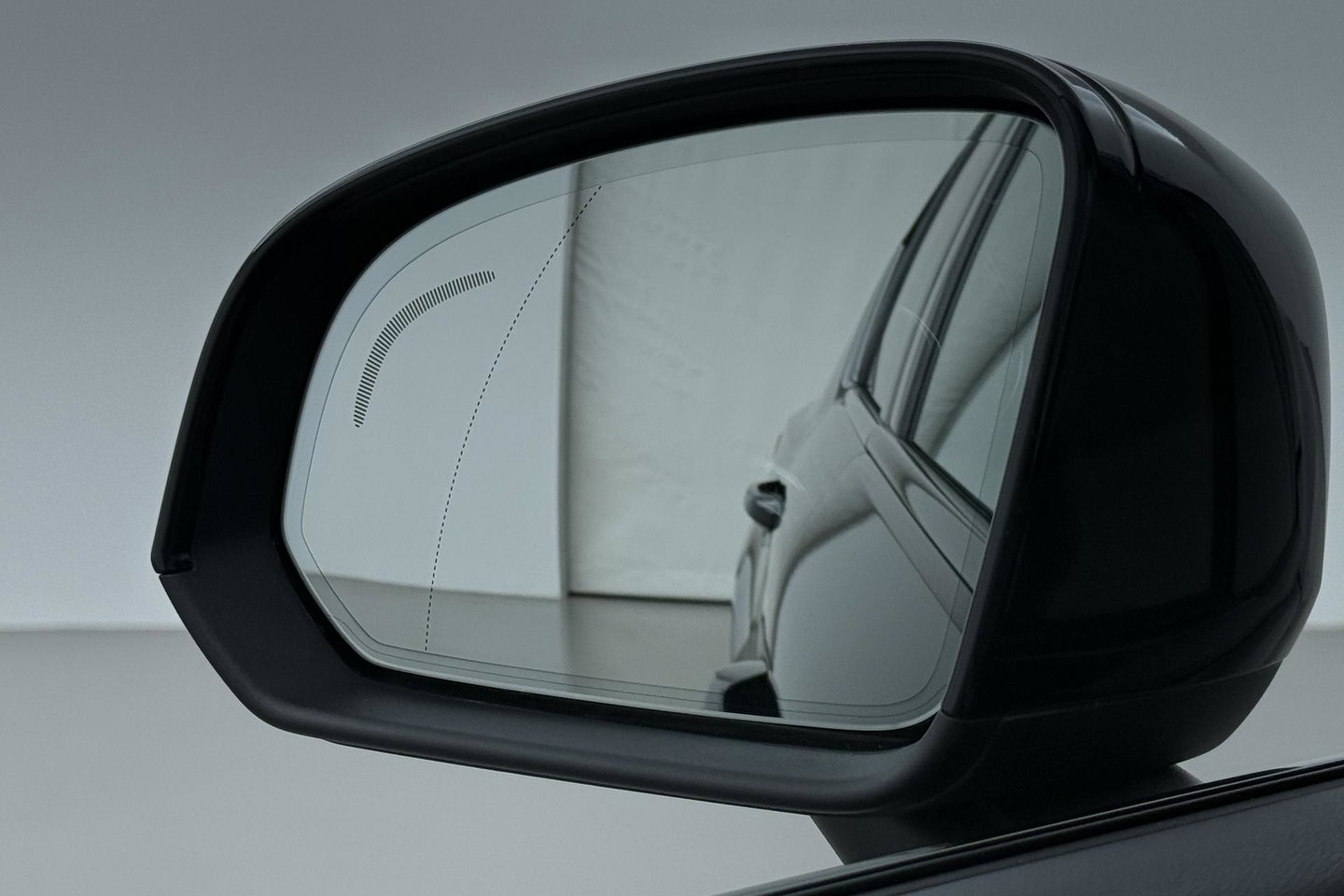 Volvo XC40 2.0 B3 Plus Black Edition | Pilot Assist | Harman/Kardon | BLIS | Stoel- stuurverwarming | 20 inch