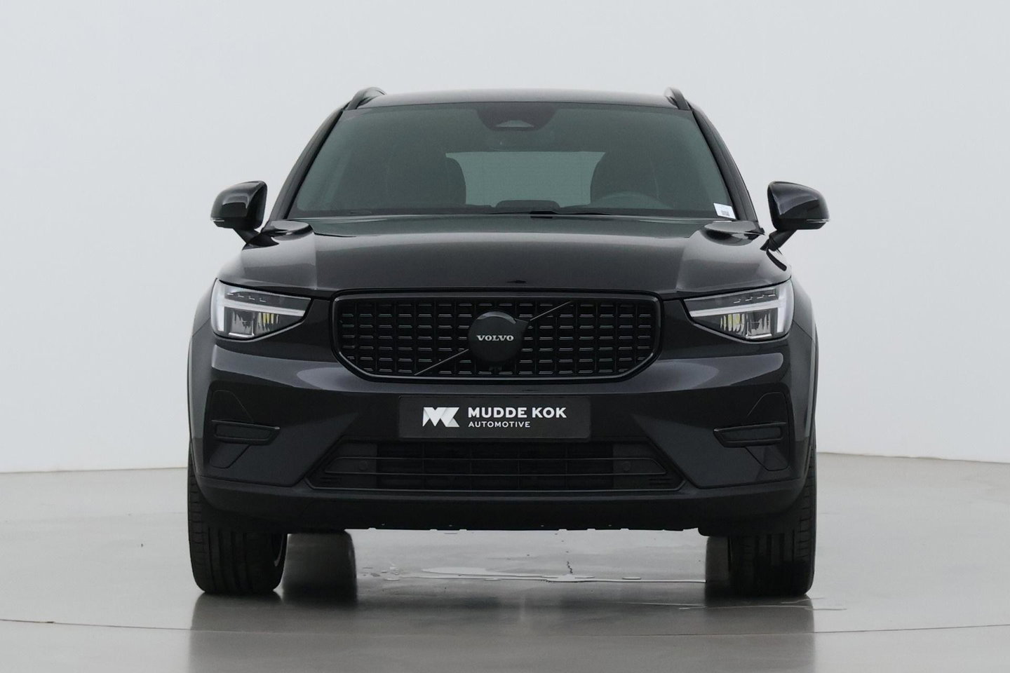 Volvo XC40 2.0 B3 Plus Black Edition | Pilot Assist | Harman/Kardon | BLIS | Stoel- stuurverwarming | 20 inch