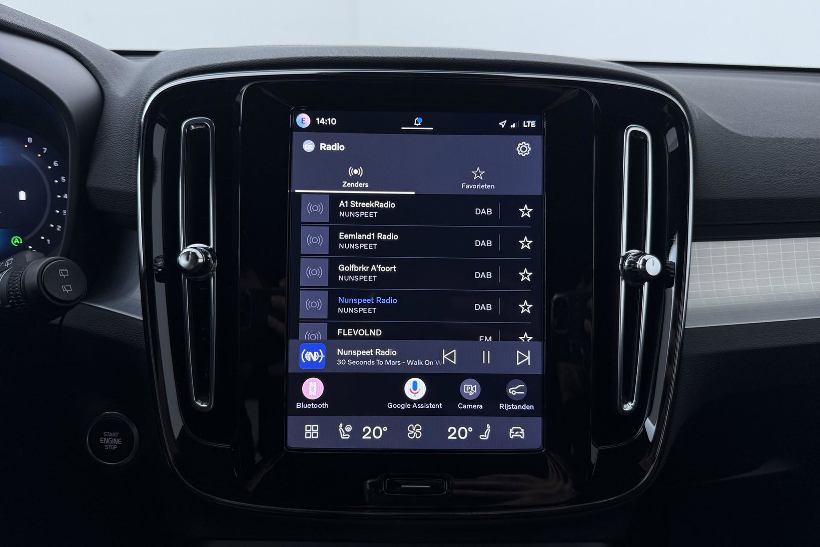 Volvo XC40 2.0 B3 Plus Black Edition | Pilot Assist | Harman/Kardon | BLIS | Stoel- stuurverwarming | 20 inch