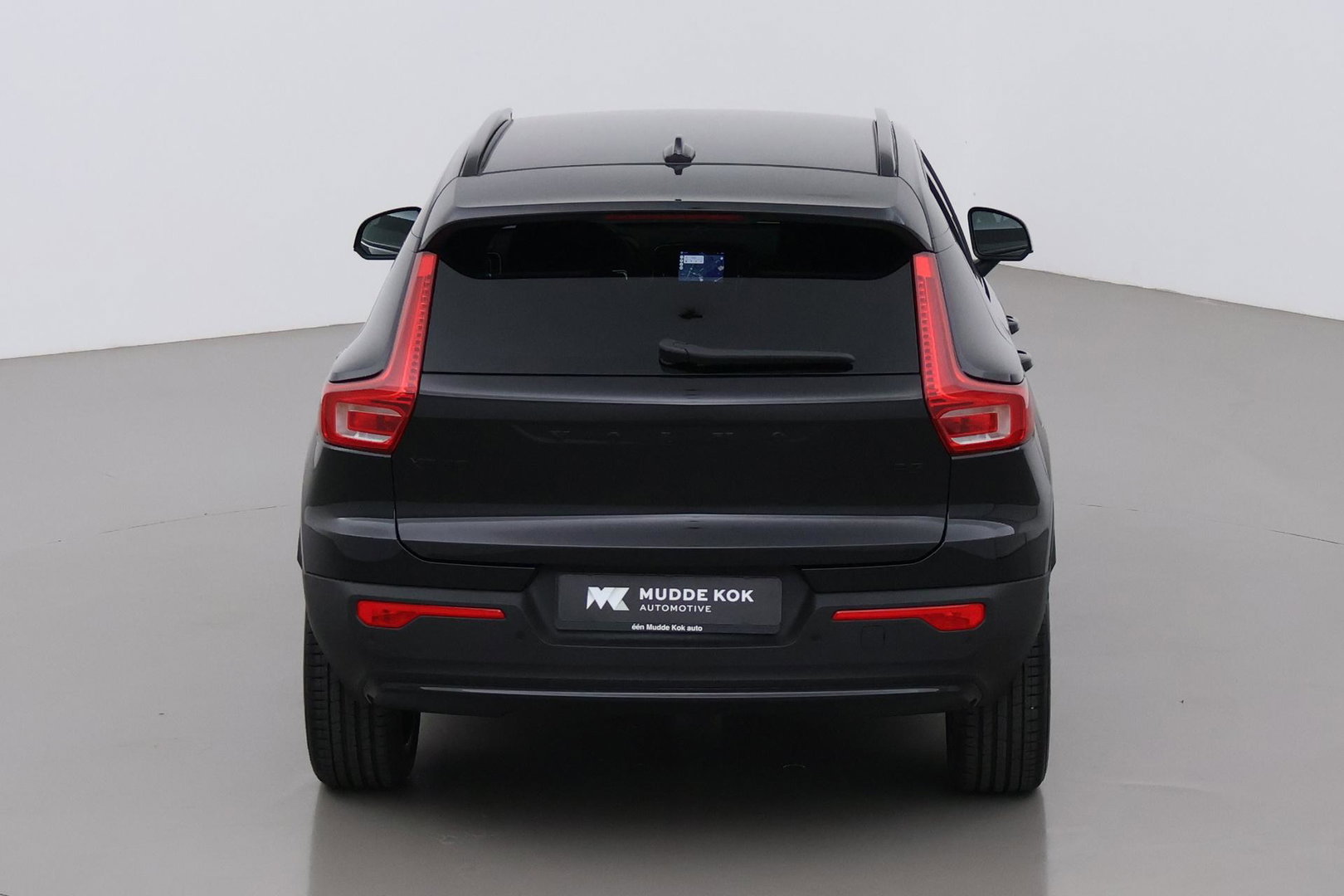 Volvo XC40 2.0 B3 Plus Black Edition | Pilot Assist | Harman/Kardon | BLIS | Stoel- stuurverwarming | 20 inch