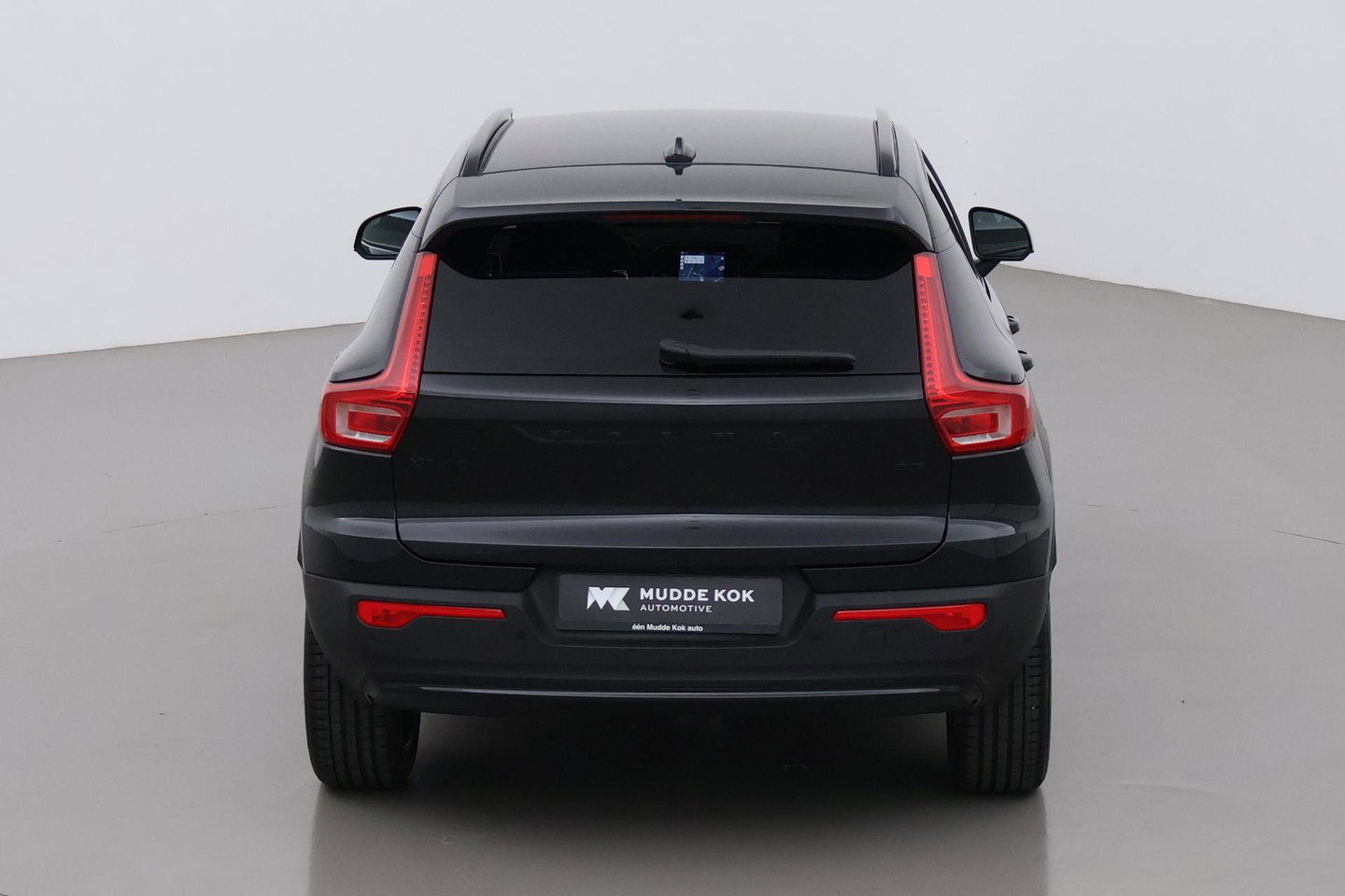 Volvo XC40 2.0 B3 Plus Black Edition | Pilot Assist | Harman/Kardon | BLIS | Stoel- stuurverwarming | 20 inch
