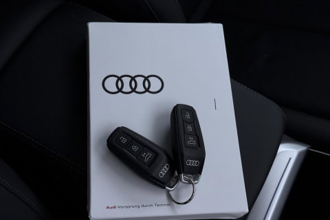 Audi Q5 Sportback S edition Competition Quattro | B&O | Trekhaak | Passenger Display  | Luchtvering | Panoramadak | 360° Camera | 21 Inch | ACC