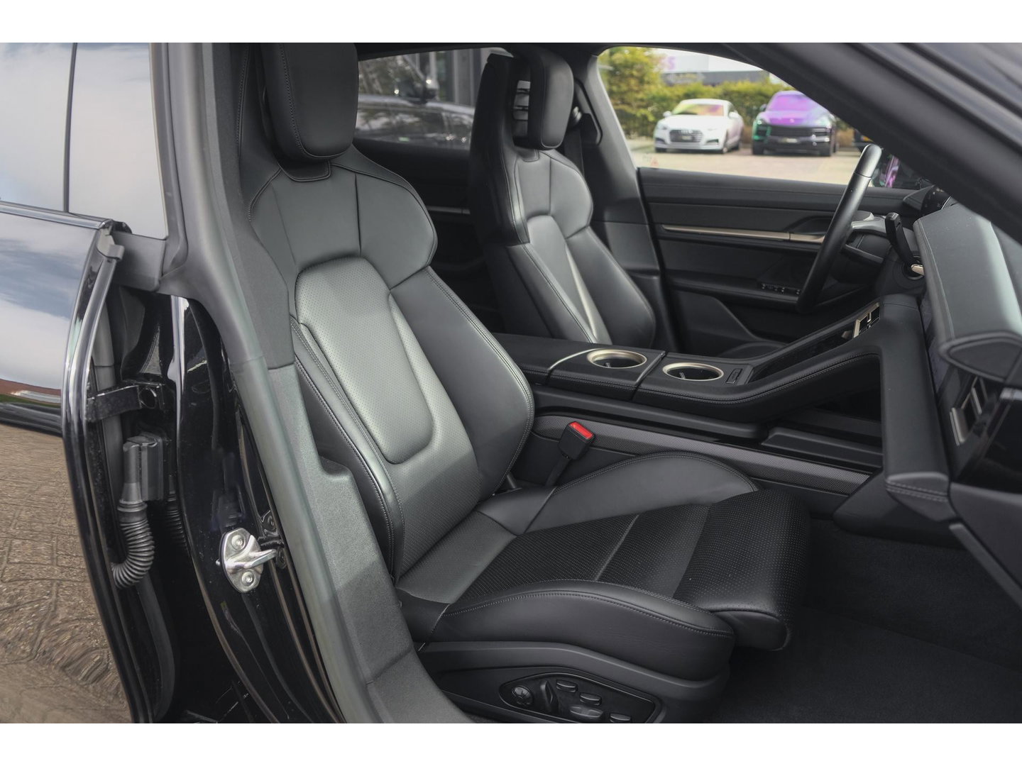 Porsche Taycan Cross Turismo 4 476pk 93 kWh Panoramadak Performance plus Bose Passenger display 21" LMV NLauto Matrix led Warmtepomp