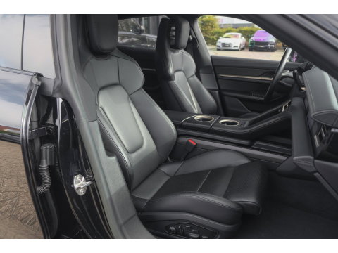Porsche Taycan Cross Turismo 4 476pk 93 kWh Panoramadak Performance plus Bose Passenger display 21" LMV NLauto Matrix led Warmtepomp