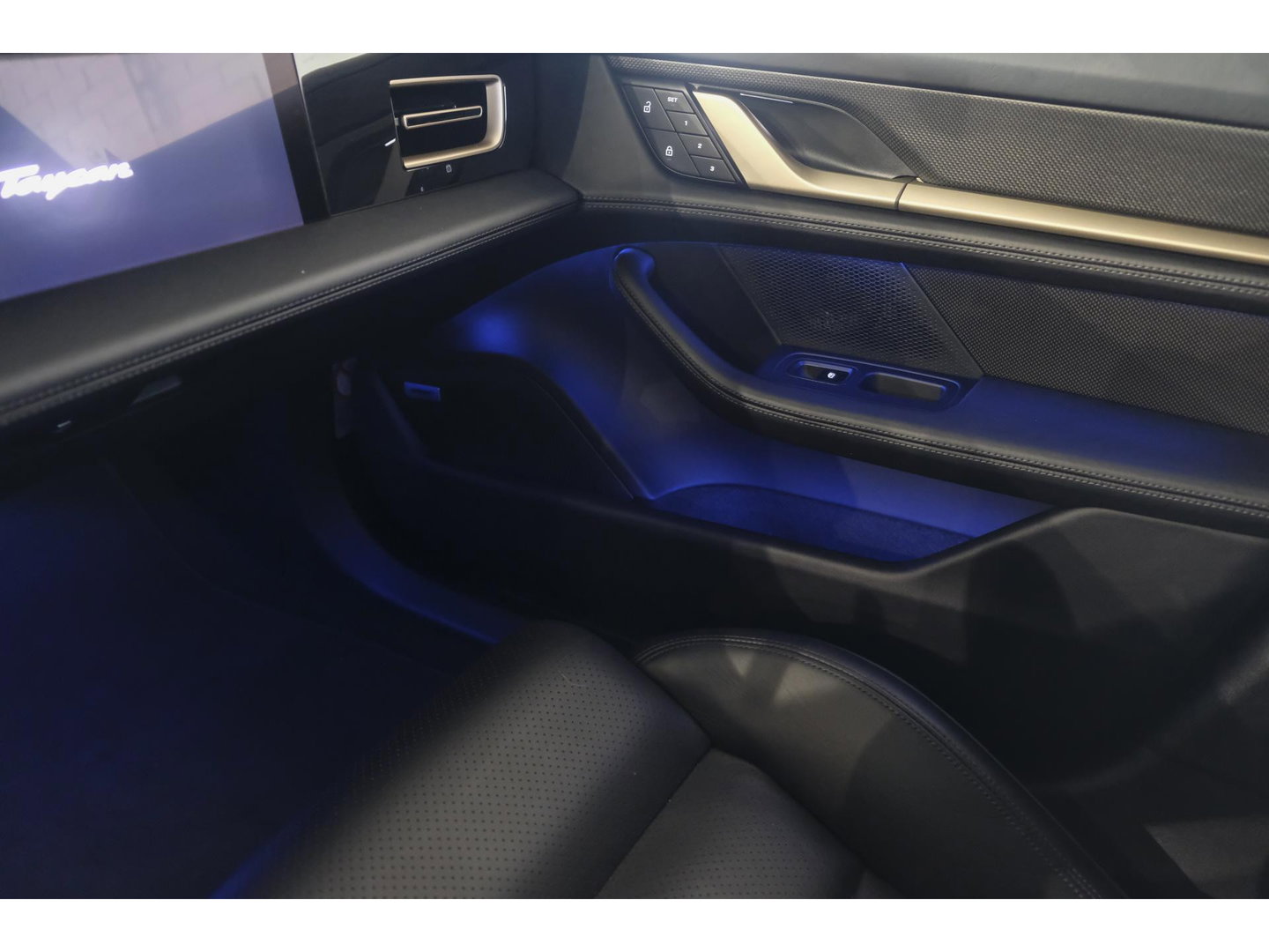 Porsche Taycan Cross Turismo 4 476pk 93 kWh Panoramadak Performance plus Bose Passenger display 21" LMV NLauto Matrix led Warmtepomp