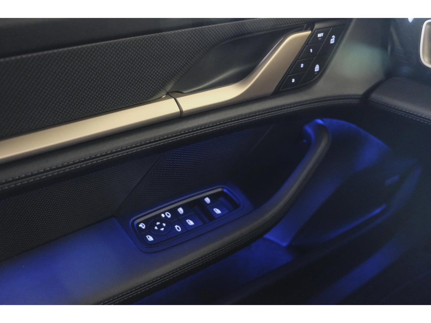 Porsche Taycan Cross Turismo 4 476pk 93 kWh Panoramadak Performance plus Bose Passenger display 21" LMV NLauto Matrix led Warmtepomp