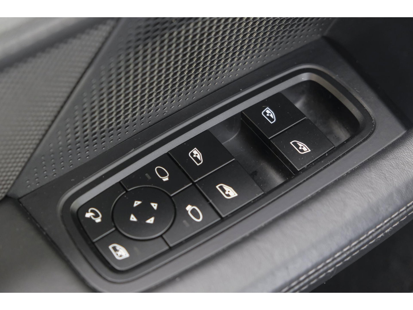 Porsche Taycan Cross Turismo 4 476pk 93 kWh Panoramadak Performance plus Bose Passenger display 21" LMV NLauto Matrix led Warmtepomp