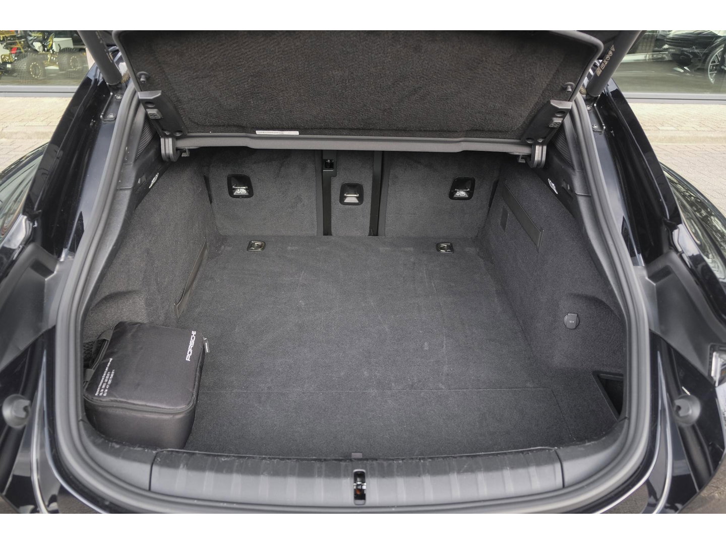 Porsche Taycan Cross Turismo 4 476pk 93 kWh Panoramadak Performance plus Bose Passenger display 21" LMV NLauto Matrix led Warmtepomp