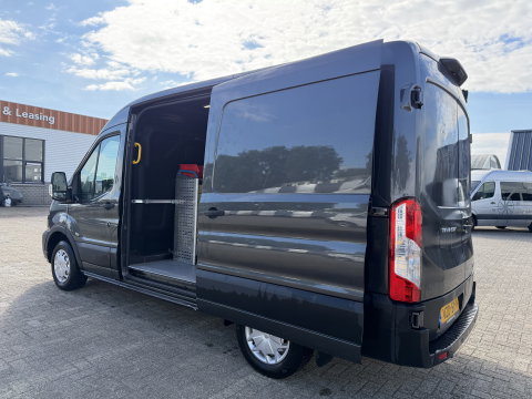Ford Transit 290 2.0 TDCI L2H2 Trend / vaste prijs rijklaar € 25.950 ex btw / lease vanaf € 424 / euro 6 / bpm vrij / ingerichte laadruimte / onderweg naar ons toe