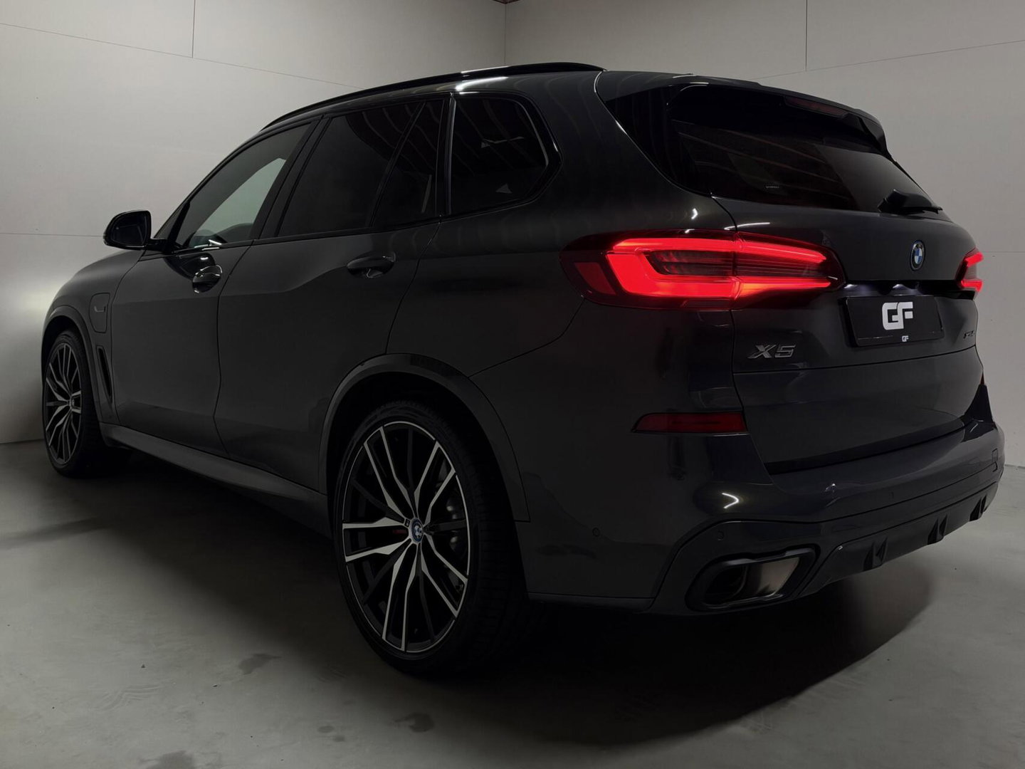 BMW X5 xDrive45e M-Sport Individual Dravitgrau Pano Laser 360º HUD Trekh.