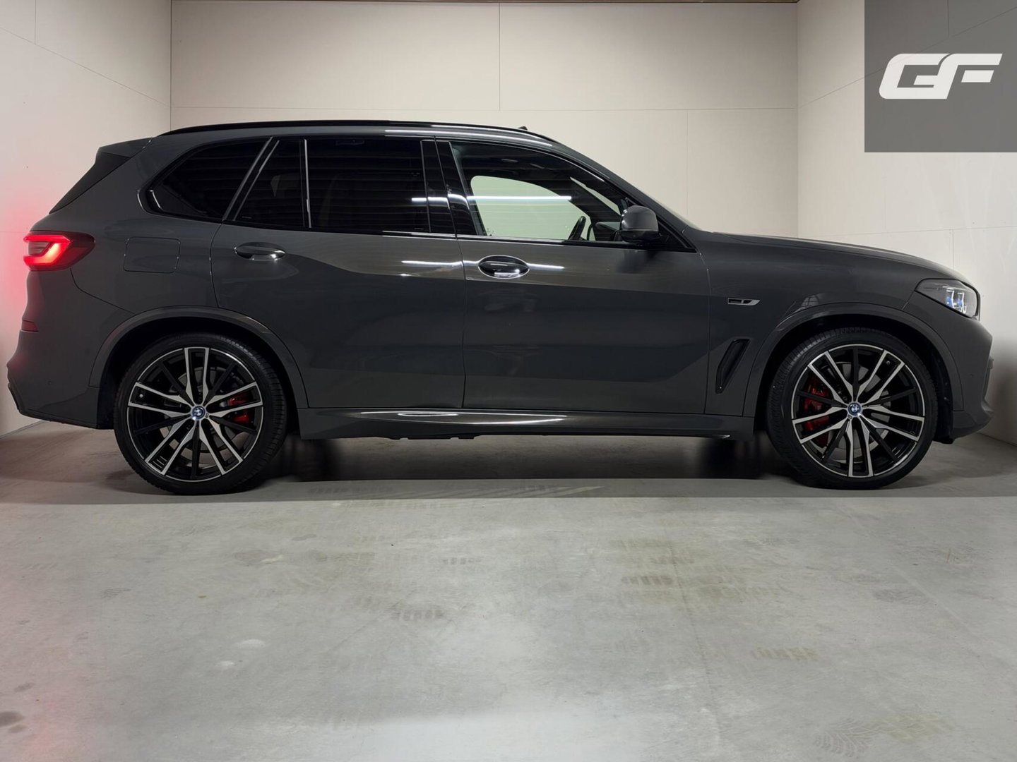 BMW X5 xDrive45e M-Sport Individual Dravitgrau Pano Laser 360º HUD Trekh.