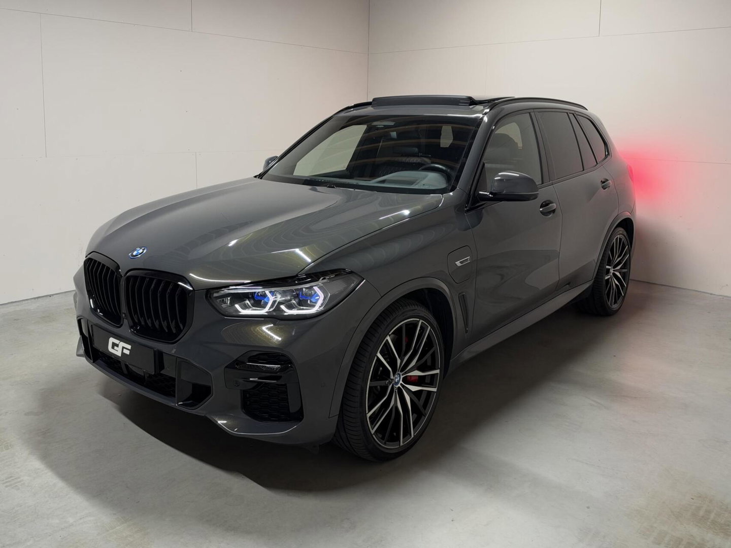 BMW X5 xDrive45e M-Sport Individual Dravitgrau Pano Laser 360º HUD Trekh.