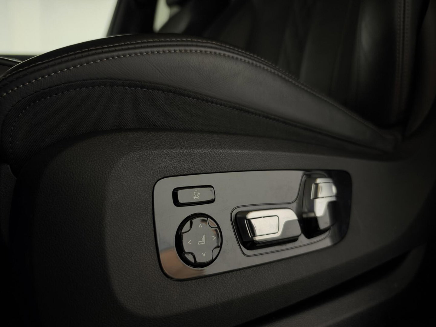 BMW X5 xDrive45e M-Sport Individual Dravitgrau Pano Laser 360º HUD Trekh.