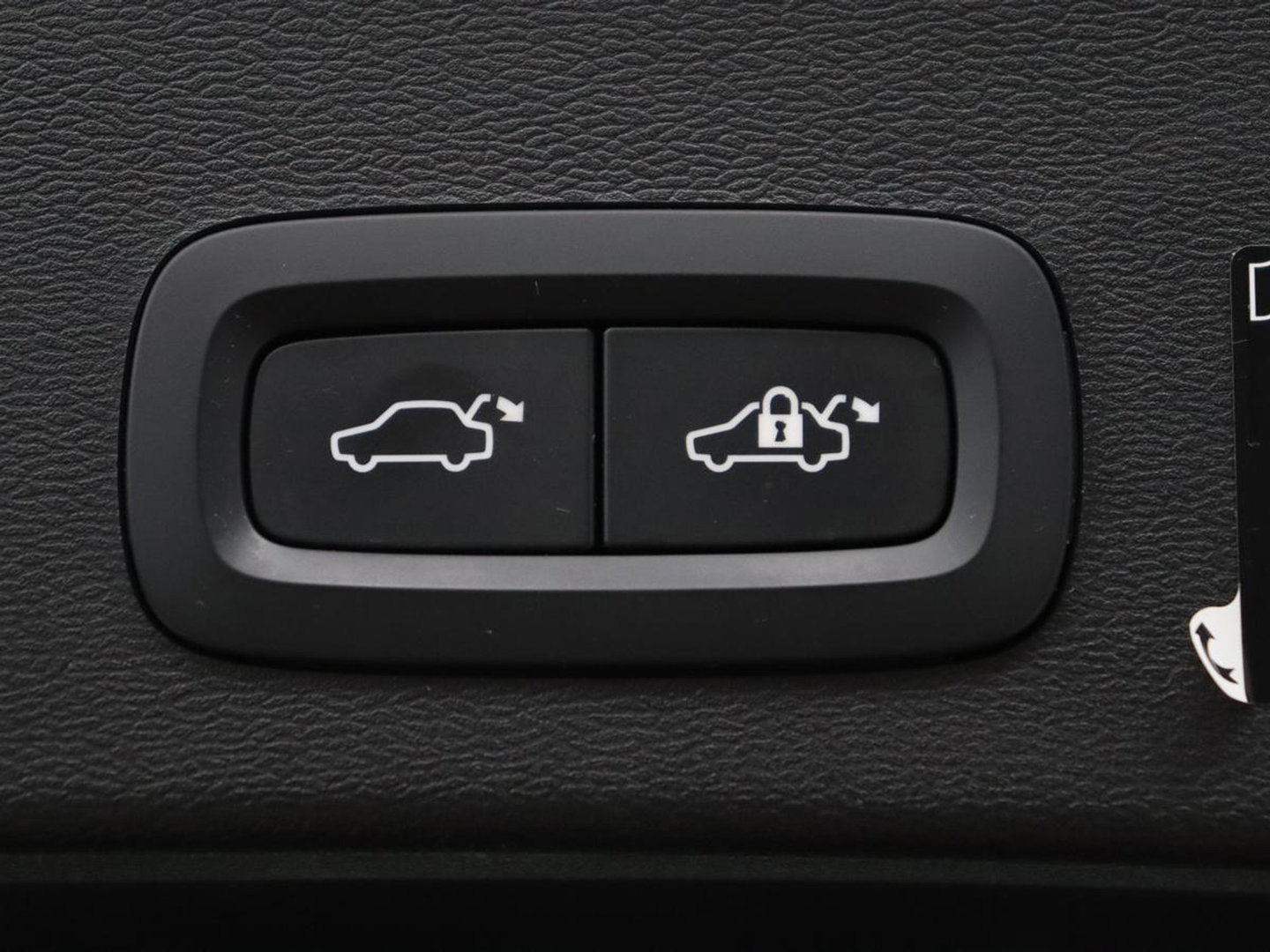 Volvo XC40 1.5 T5 Recharge Business Pro | SOH 84,5 | 360 Camera | Stoelverwarming | LED | Apple Carplay |