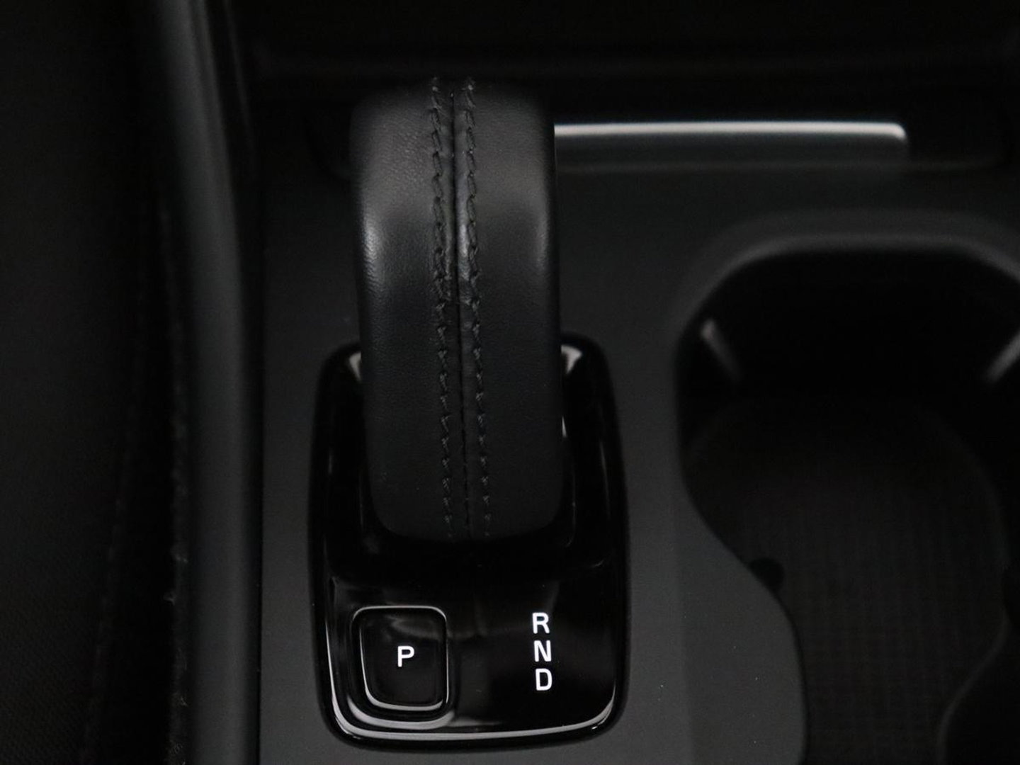 Volvo XC40 1.5 T5 Recharge Business Pro | SOH 84,5 | 360 Camera | Stoelverwarming | LED | Apple Carplay |