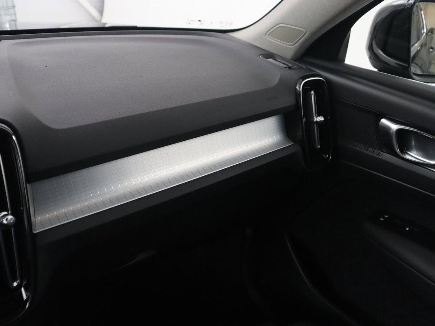 Volvo XC40 1.5 T5 Recharge Business Pro | SOH 84,5 | 360 Camera | Stoelverwarming | LED | Apple Carplay |