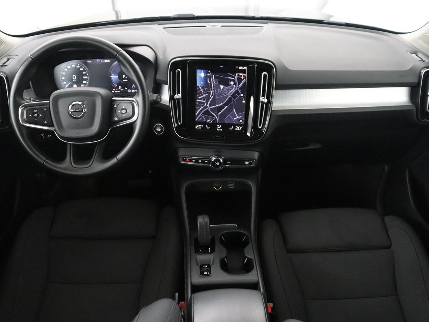 Volvo XC40 1.5 T5 Recharge Business Pro | SOH 84,5 | 360 Camera | Stoelverwarming | LED | Apple Carplay |