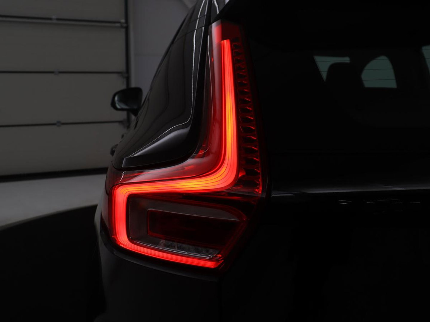 Volvo XC40 1.5 T5 Recharge Business Pro | SOH 84,5 | 360 Camera | Stoelverwarming | LED | Apple Carplay |