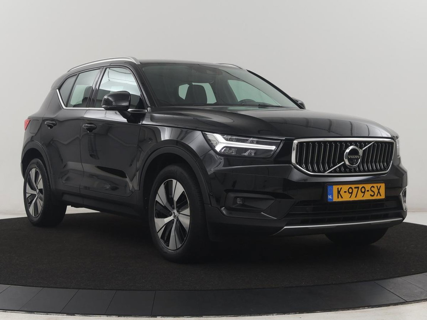 Volvo XC40 1.5 T5 Recharge Business Pro | SOH 84,5 | 360 Camera | Stoelverwarming | LED | Apple Carplay |