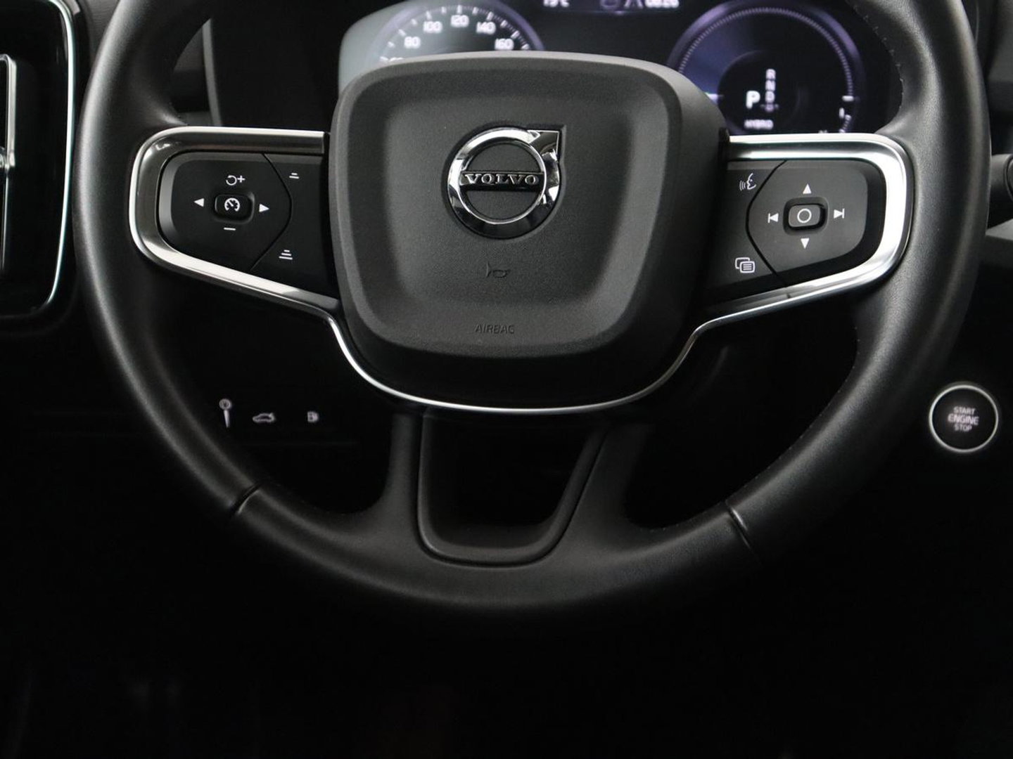 Volvo XC40 1.5 T5 Recharge Business Pro | SOH 84,5 | 360 Camera | Stoelverwarming | LED | Apple Carplay |