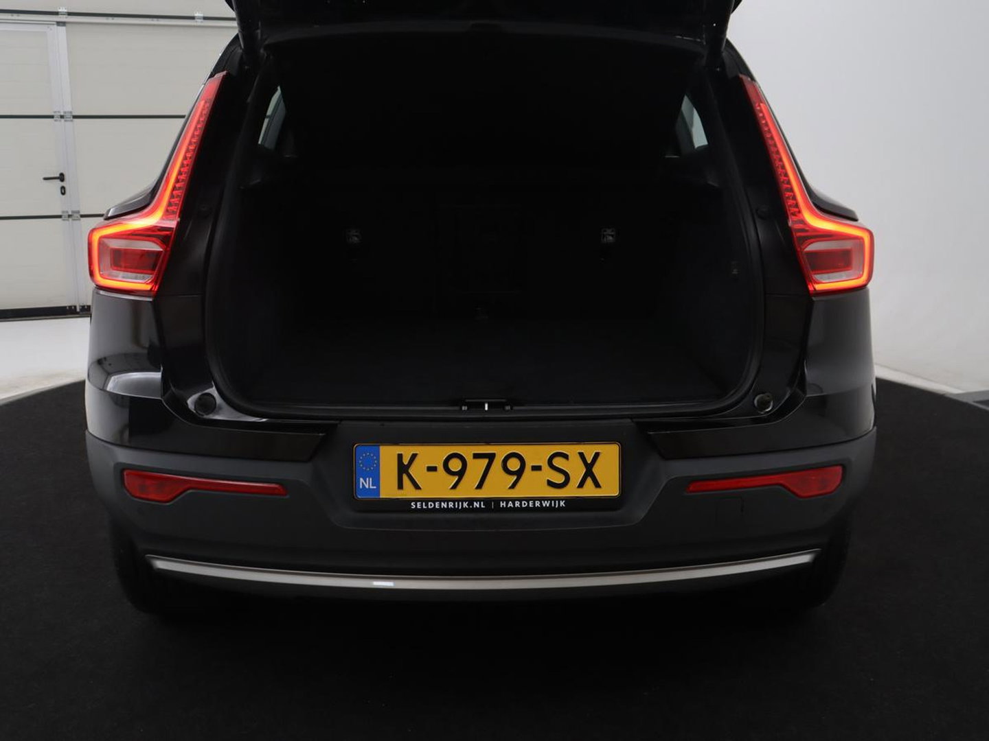 Volvo XC40 1.5 T5 Recharge Business Pro | SOH 84,5 | 360 Camera | Stoelverwarming | LED | Apple Carplay |