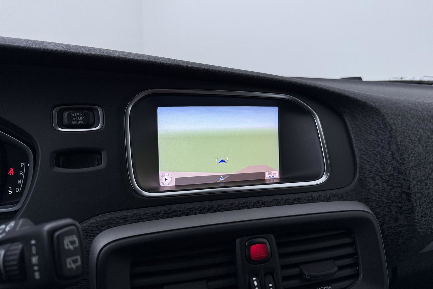 Volvo V40 2.0 T4 AWD Momentum | Trekhaak | Navigatie | Stoelverwarming | Camera
