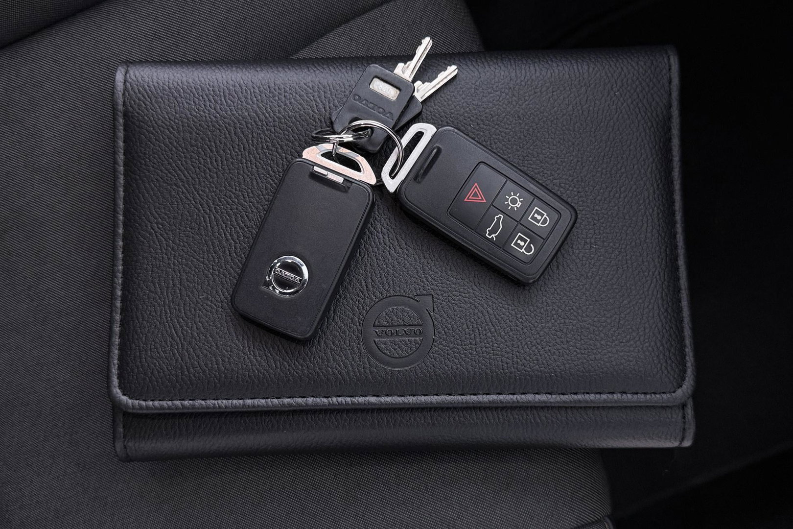 Volvo V40 2.0 T4 AWD Momentum | Trekhaak | Navigatie | Stoelverwarming | Camera