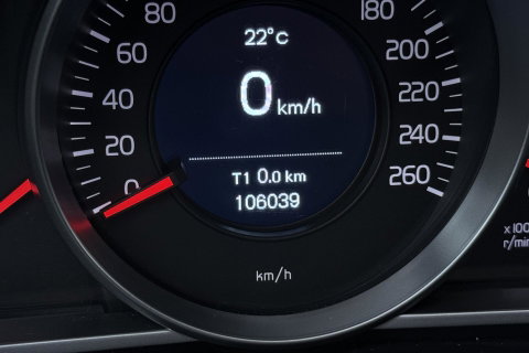 Volvo V40 2.0 T4 AWD Momentum | Trekhaak | Navigatie | Stoelverwarming | Camera