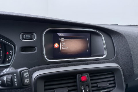 Volvo V40 2.0 T4 AWD Momentum | Trekhaak | Navigatie | Stoelverwarming | Camera