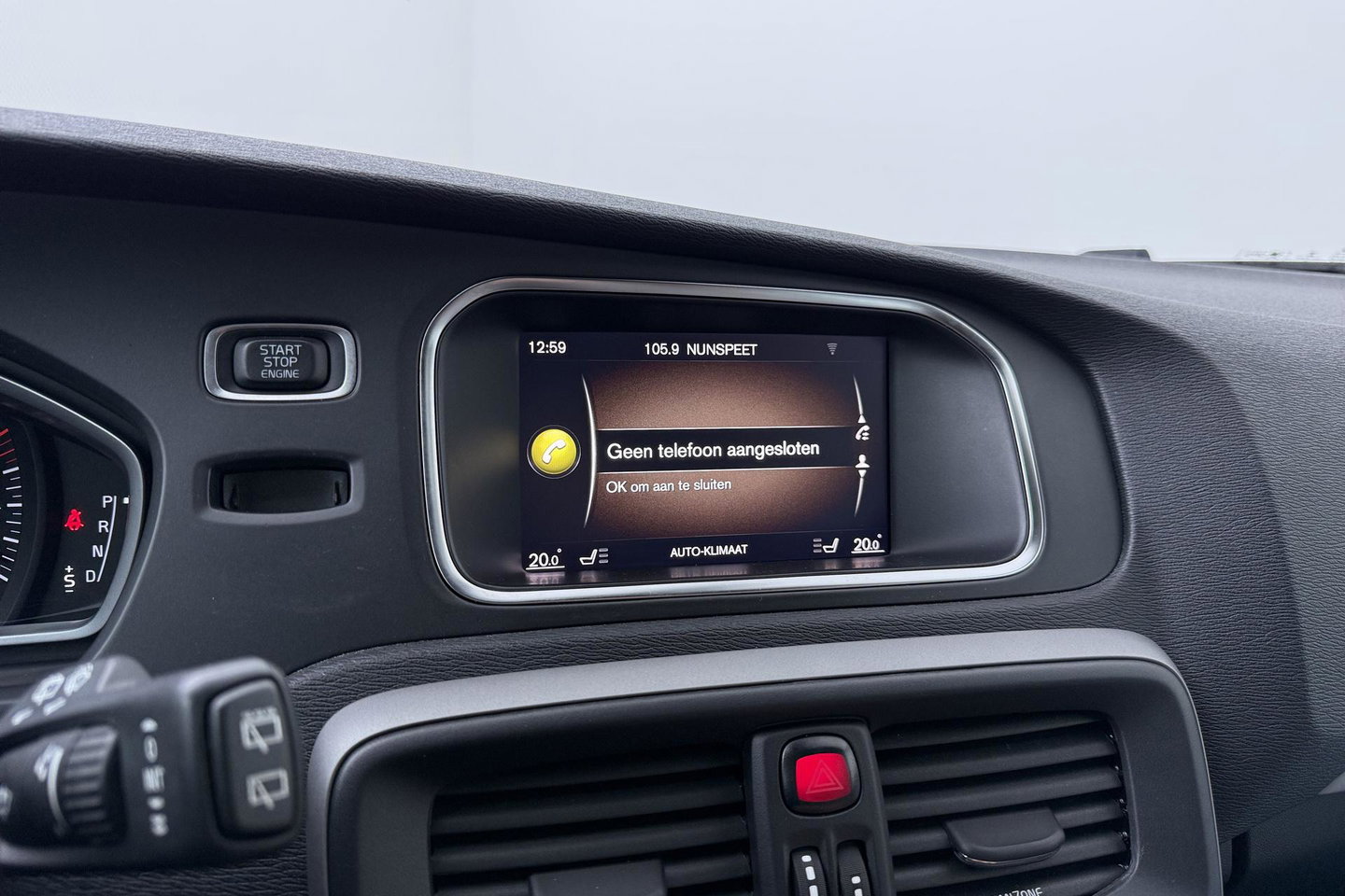 Volvo V40 2.0 T4 AWD Momentum | Trekhaak | Navigatie | Stoelverwarming | Camera