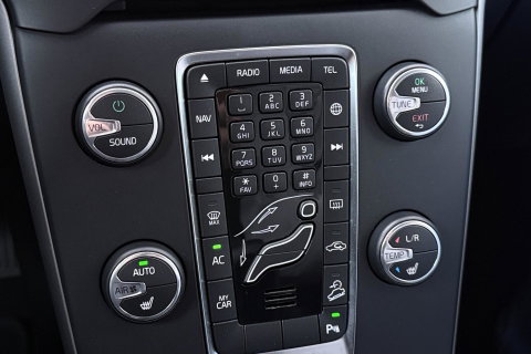 Volvo V40 2.0 T4 AWD Momentum | Trekhaak | Navigatie | Stoelverwarming | Camera