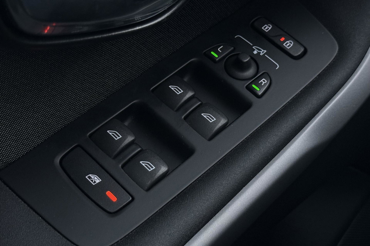 Volvo V40 2.0 T4 AWD Momentum | Trekhaak | Navigatie | Stoelverwarming | Camera