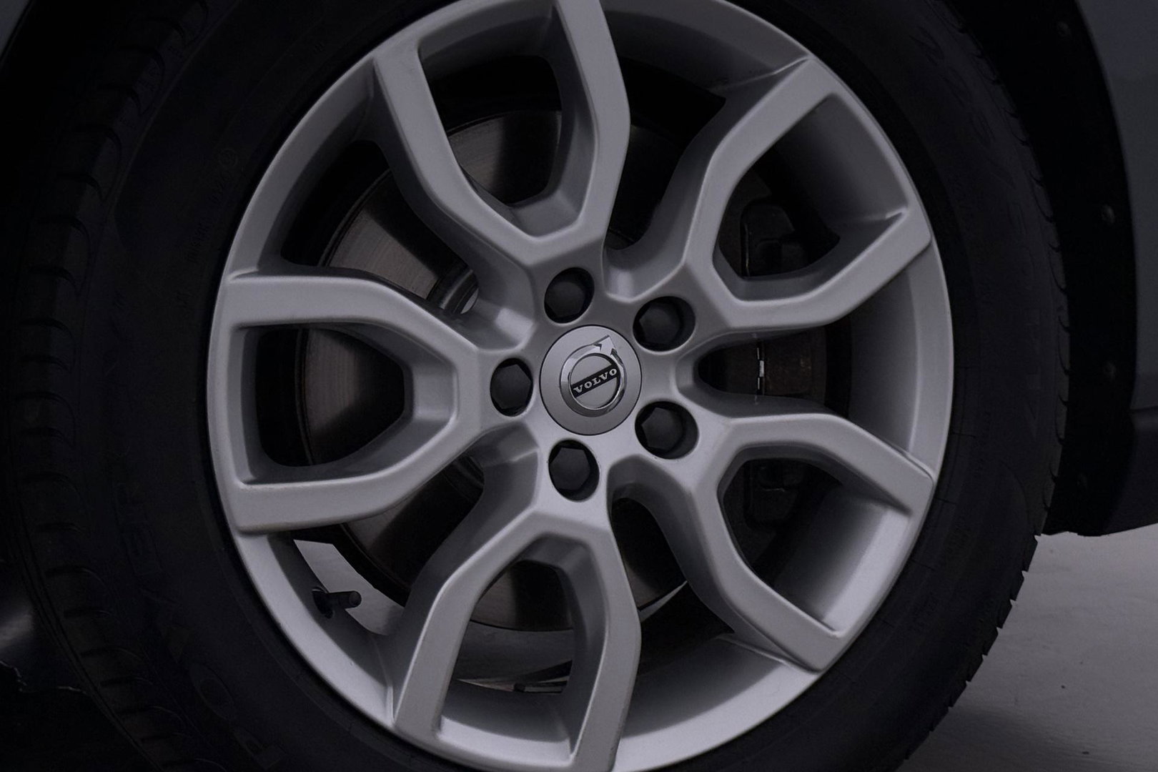 Volvo V40 2.0 T4 AWD Momentum | Trekhaak | Navigatie | Stoelverwarming | Camera