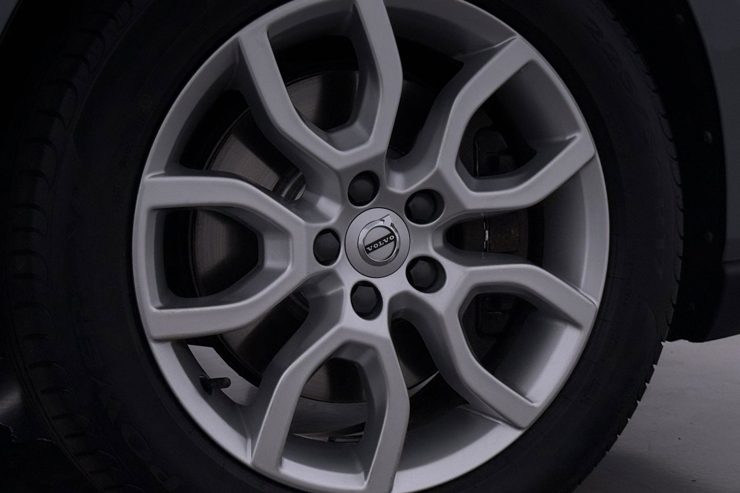 Volvo V40 2.0 T4 AWD Momentum | Trekhaak | Navigatie | Stoelverwarming | Camera