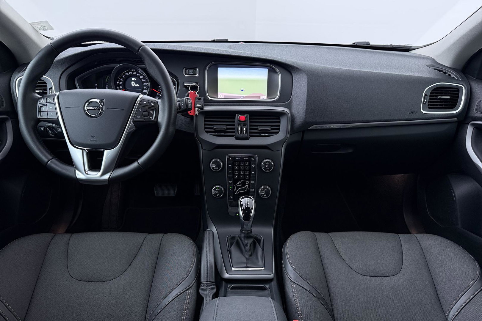 Volvo V40 2.0 T4 AWD Momentum | Trekhaak | Navigatie | Stoelverwarming | Camera