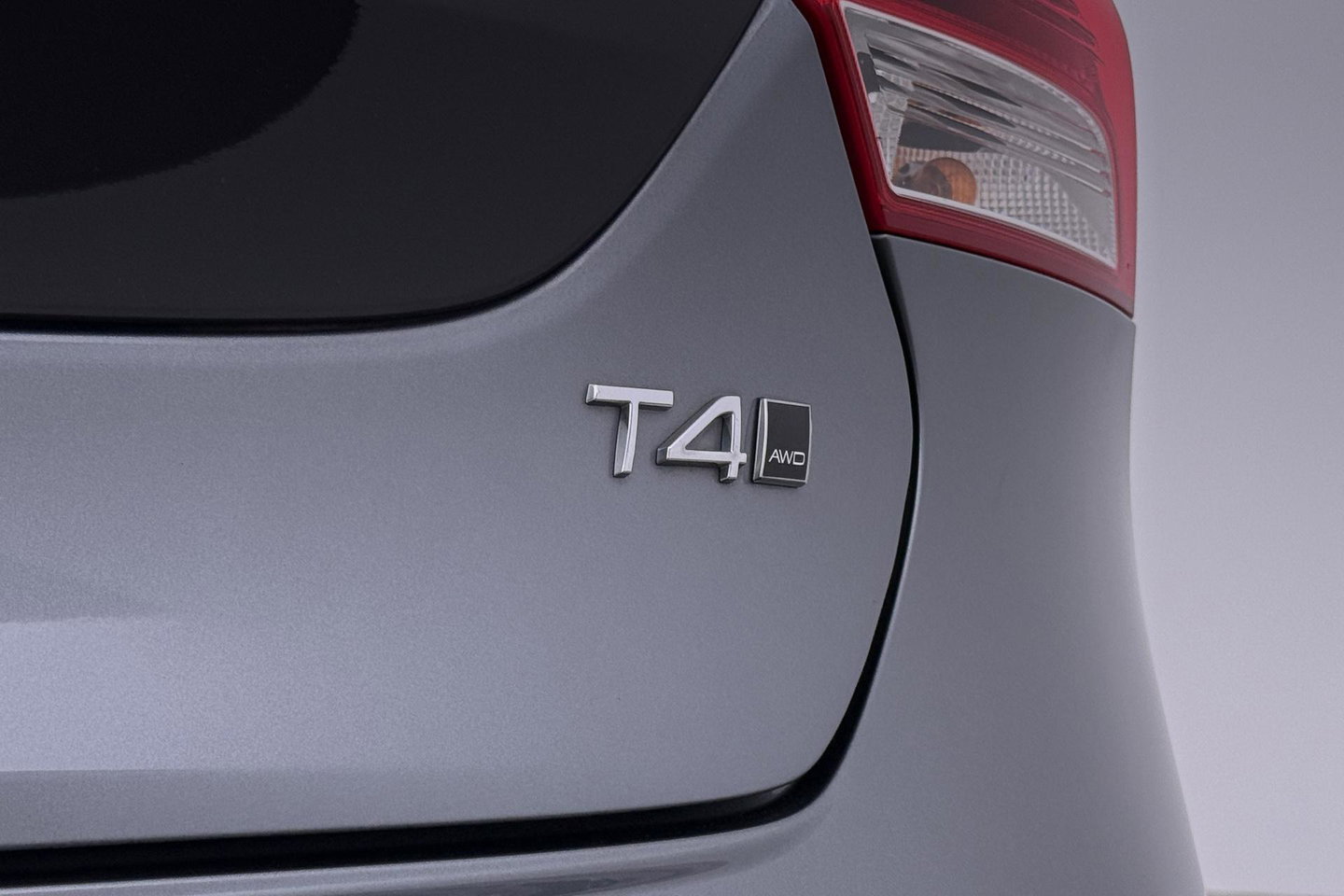 Volvo V40 2.0 T4 AWD Momentum | Trekhaak | Navigatie | Stoelverwarming | Camera