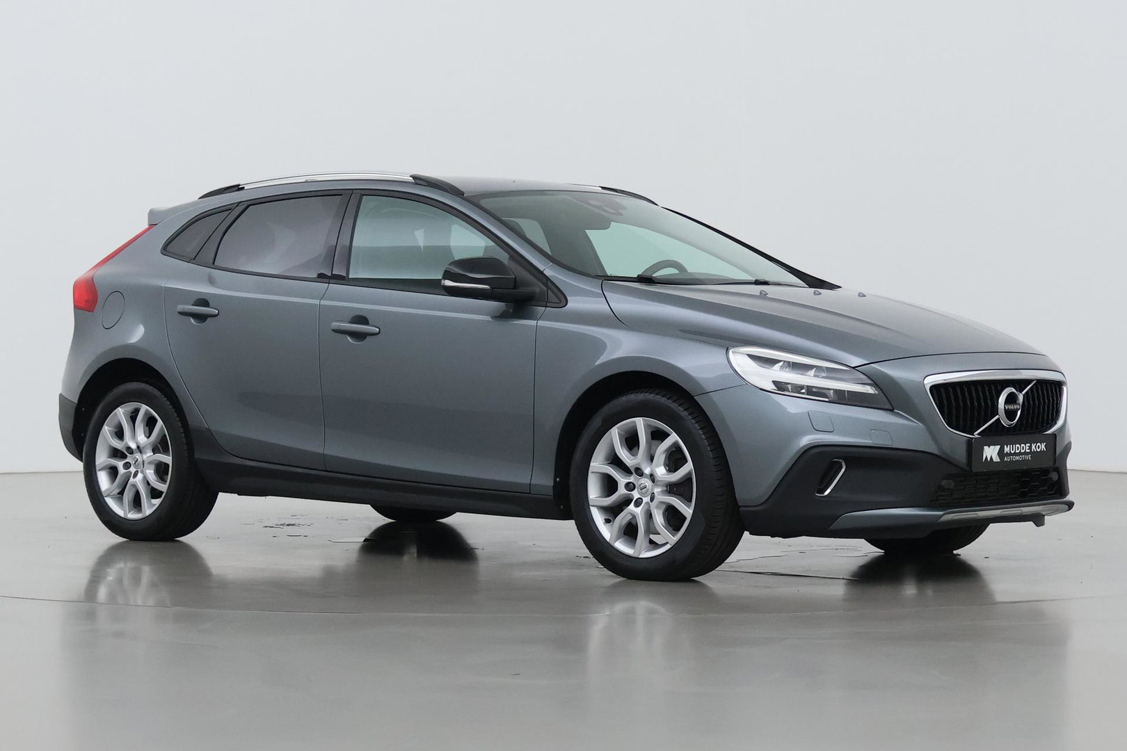 Volvo V40 2.0 T4 AWD Momentum | Trekhaak | Navigatie | Stoelverwarming | Camera