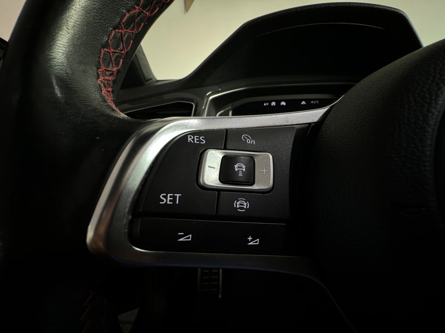 Volkswagen T-Roc 1.5 TSI Sport Pano|Keyless|Camera|Sfeer|ACC