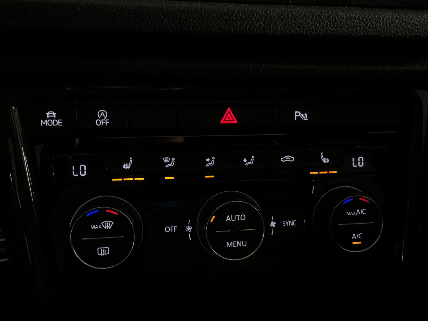 Volkswagen T-Roc 1.5 TSI Sport Pano|Keyless|Camera|Sfeer|ACC