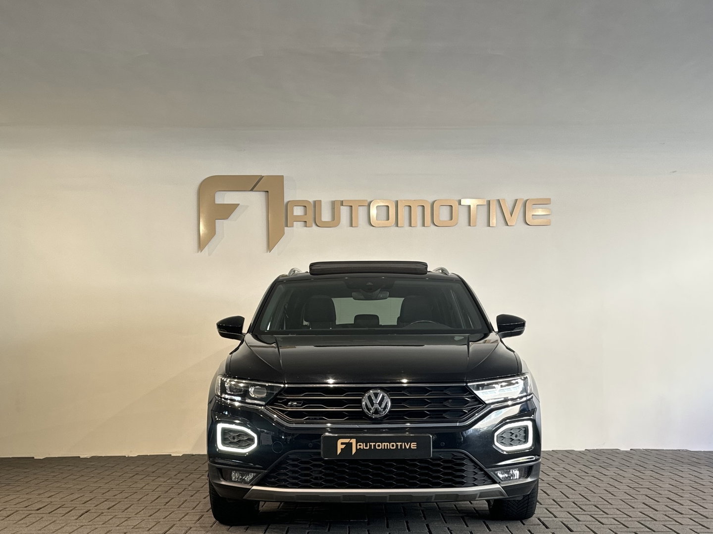 Volkswagen T-Roc 1.5 TSI Sport Pano|Keyless|Camera|Sfeer|ACC