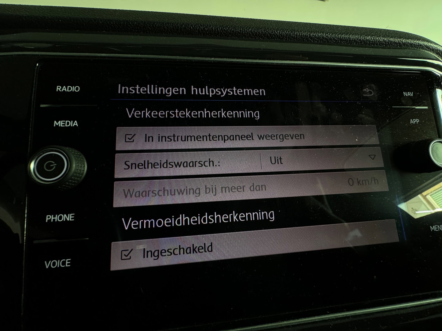 Volkswagen T-Roc 1.5 TSI Sport Pano|Keyless|Camera|Sfeer|ACC