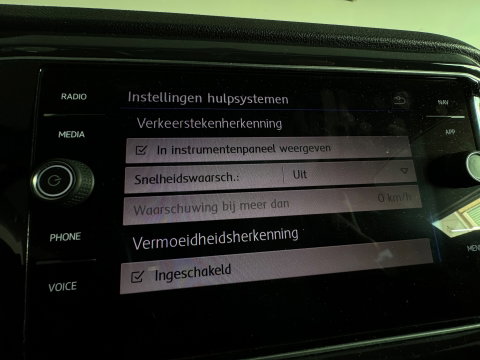 Volkswagen T-Roc 1.5 TSI Sport Pano|Keyless|Camera|Sfeer|ACC