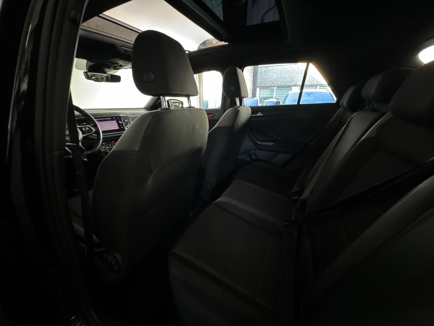 Volkswagen T-Roc 1.5 TSI Sport Pano|Keyless|Camera|Sfeer|ACC