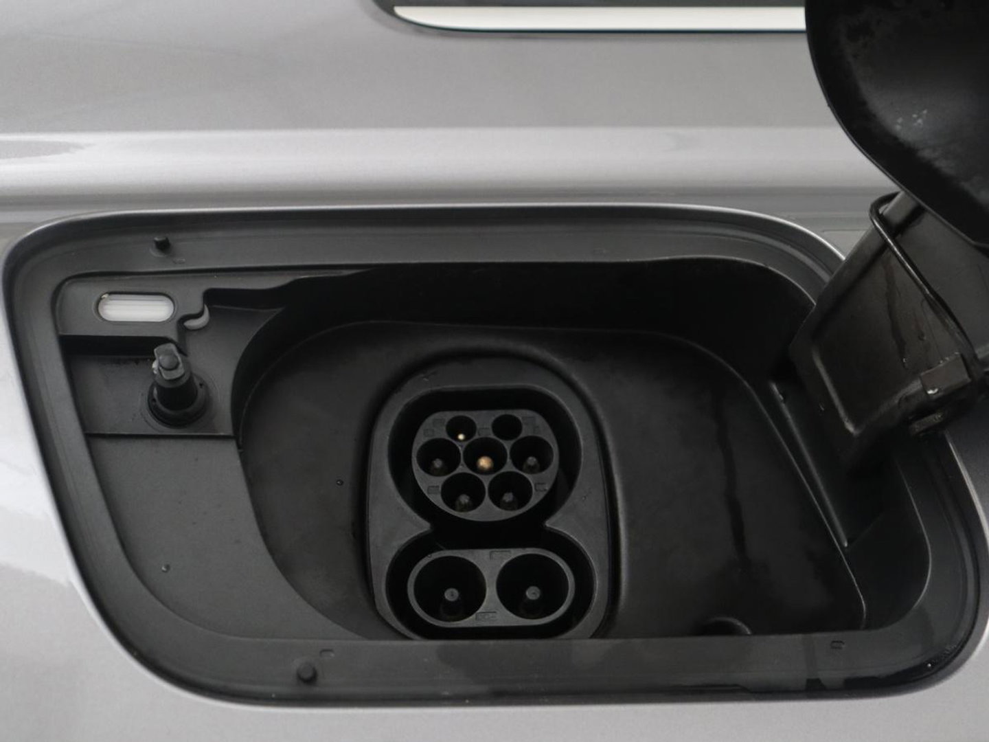Audi Q4 e-tron 45 quattro Advanced edition 77 kWh | SOH 94,8% | Apple Carplay | Navigatie | Parkeerhulp | LED |