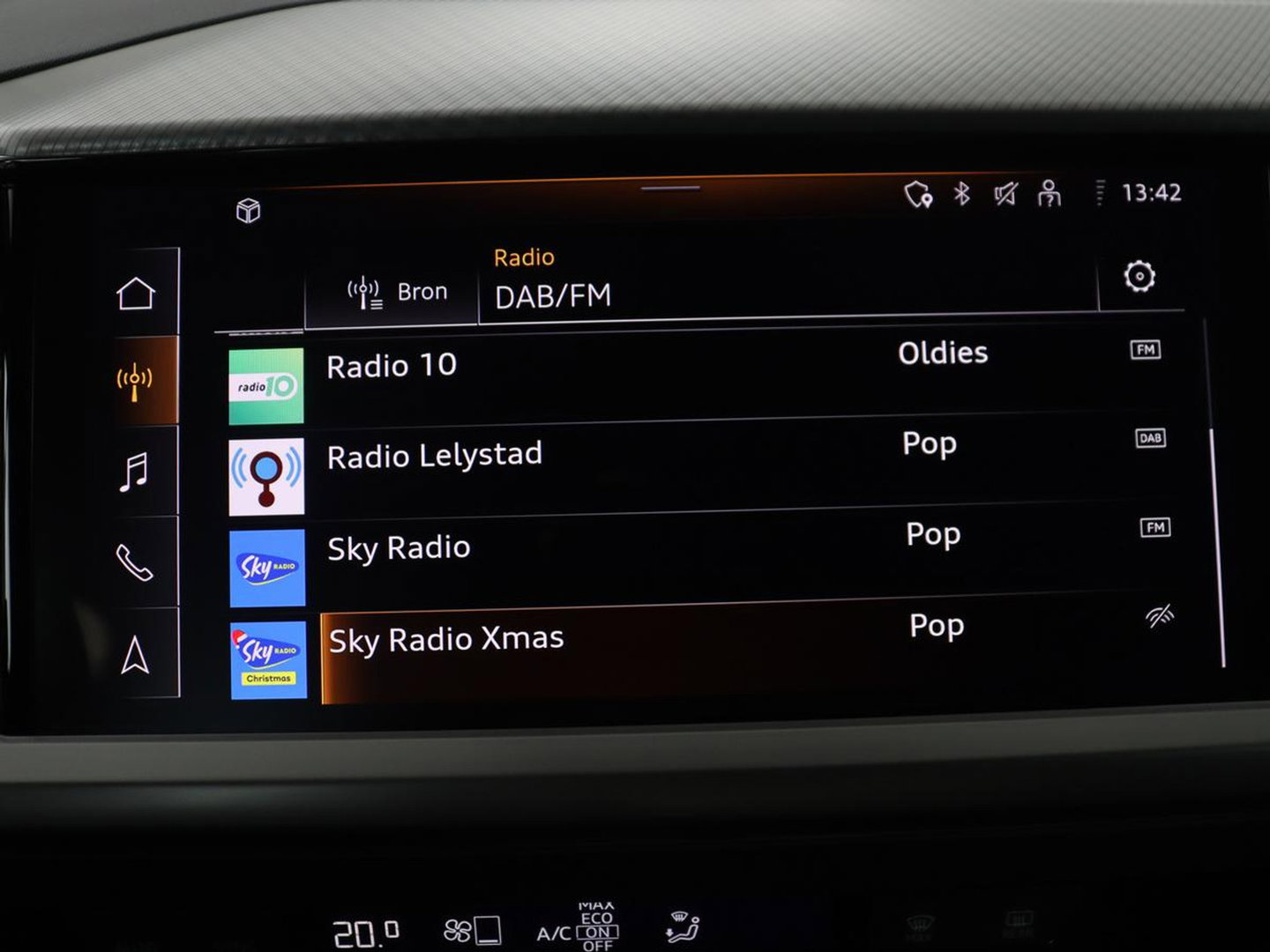 Audi Q4 e-tron 45 quattro Advanced edition 77 kWh | SOH 94,8% | Apple Carplay | Navigatie | Parkeerhulp | LED |