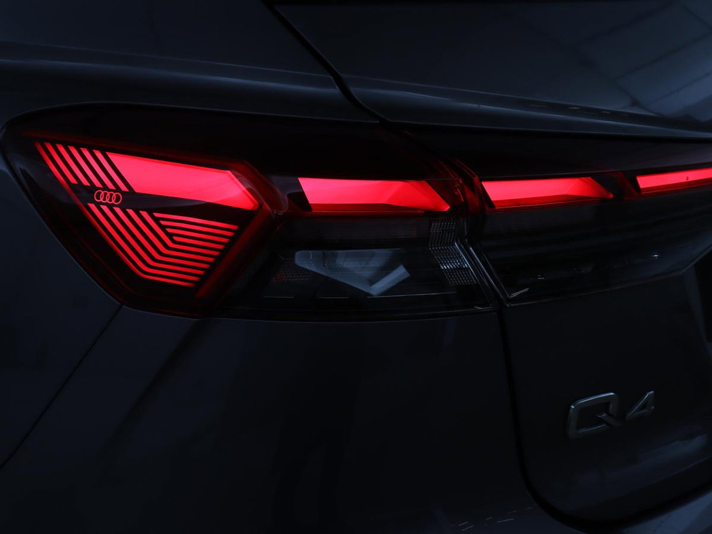 Audi Q4 e-tron 45 quattro Advanced edition 77 kWh | SOH 94,8% | Apple Carplay | Navigatie | Parkeerhulp | LED |