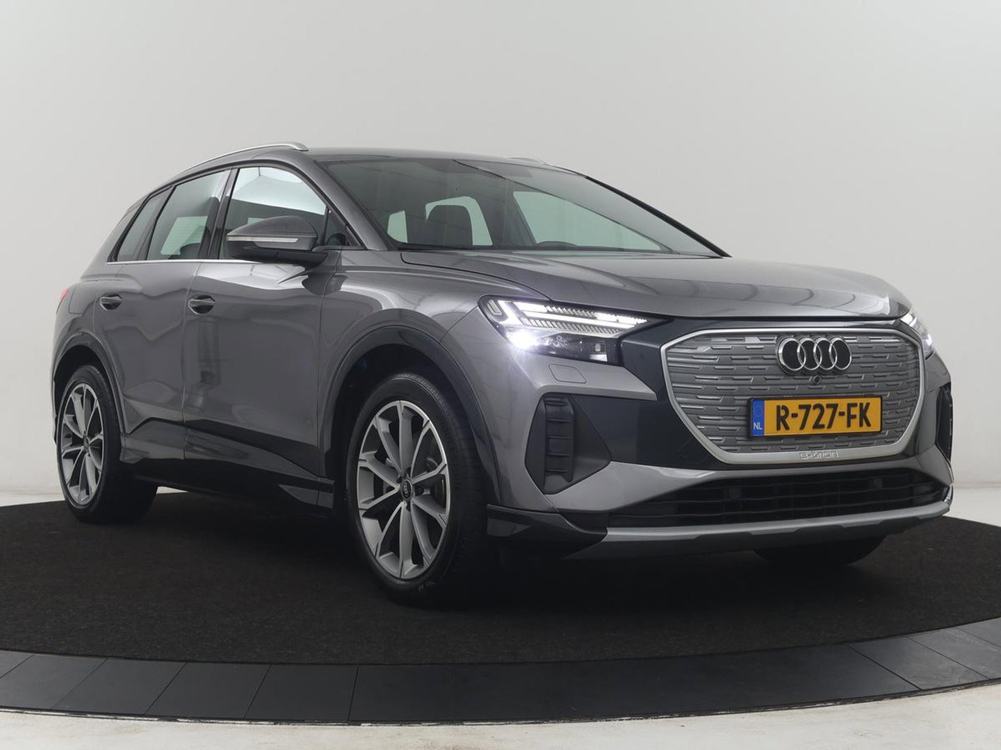 Audi Q4 e-tron 45 quattro Advanced edition 77 kWh | SOH 94,8% | Apple Carplay | Navigatie | Parkeerhulp | LED |